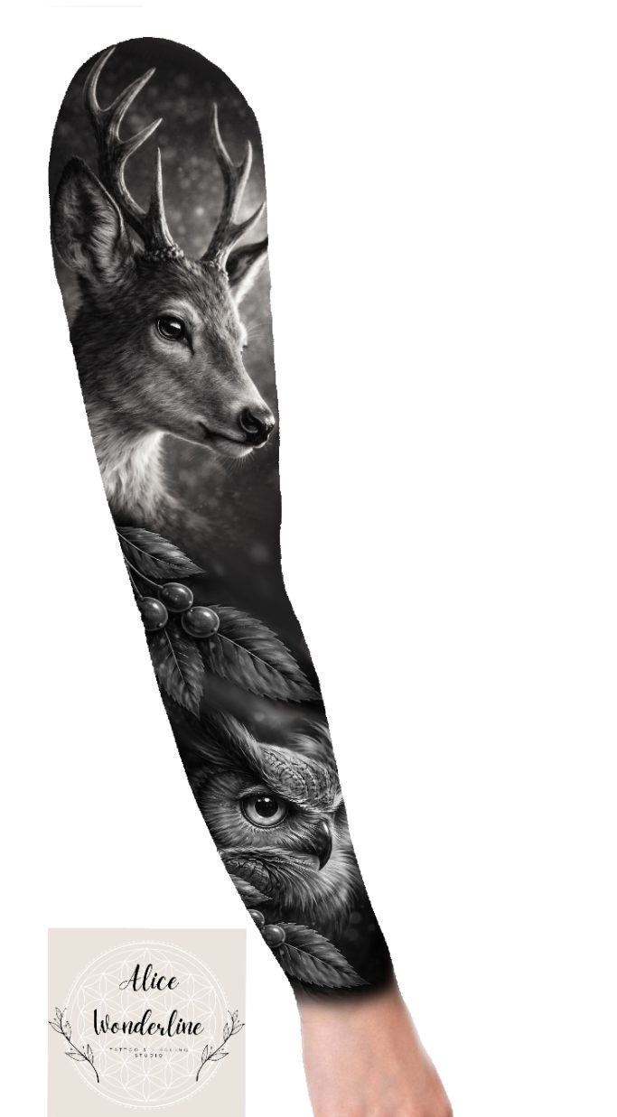 Tattoosleeve mit einem Hirsch am Oberarm und einer Eule am Unterarm - Alice Wonderline Tattoo Wannado
