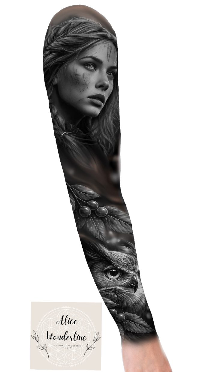 Schwarz-weiße Tätowierung eines Mädchens und einer Eule auf einem Arm. - Alice Wonderline Tattoo Wannado